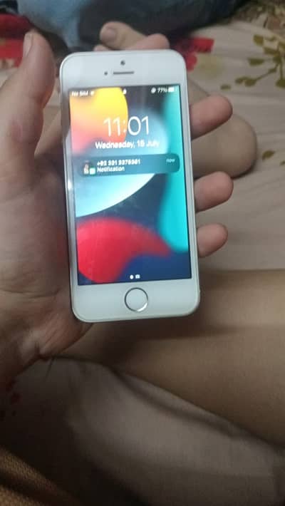 Apple iPhone SE