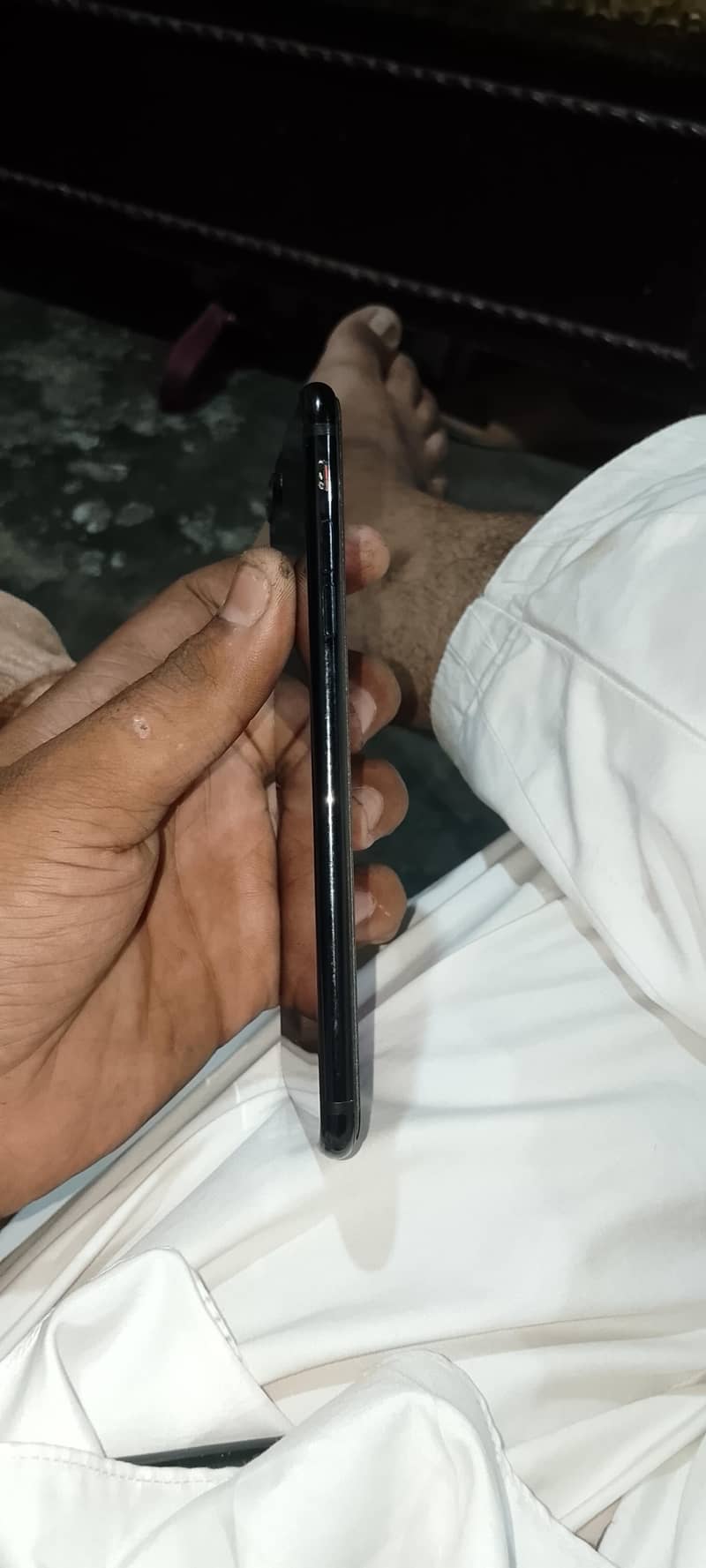 Apple iPhone 7 Plus 3