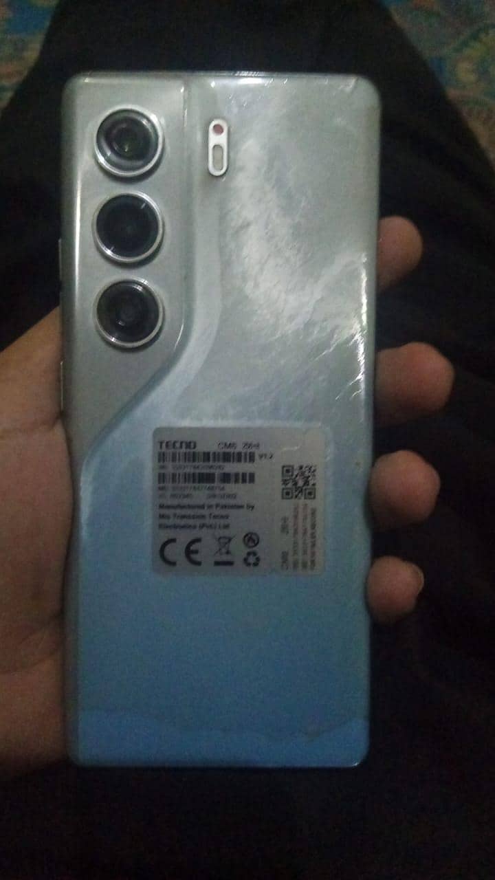 Tecno CAMON 40 Pro 1