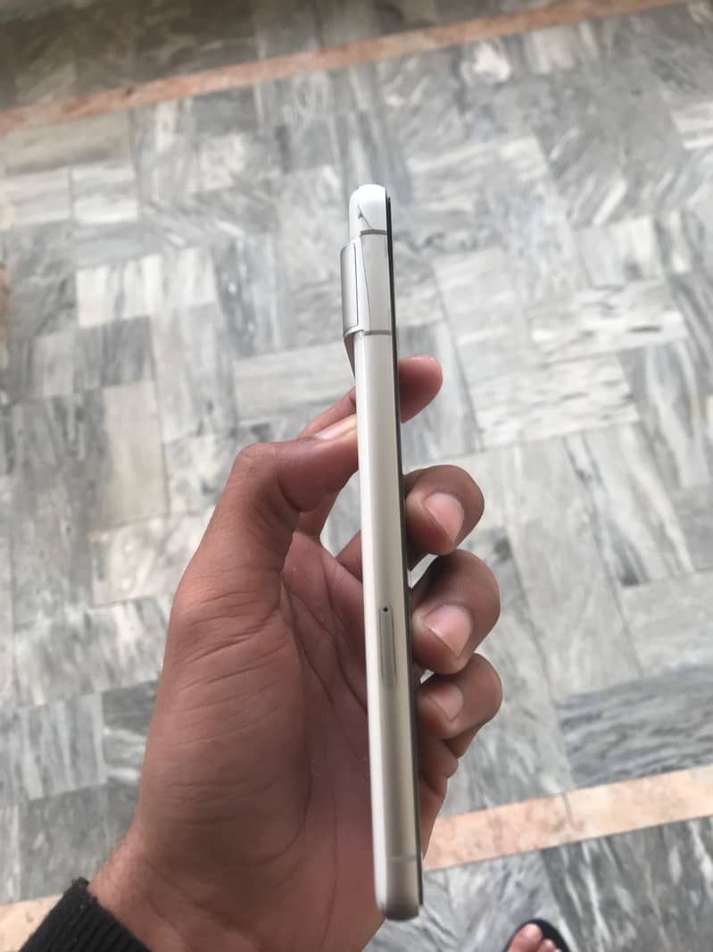 Google Pixel 7 4