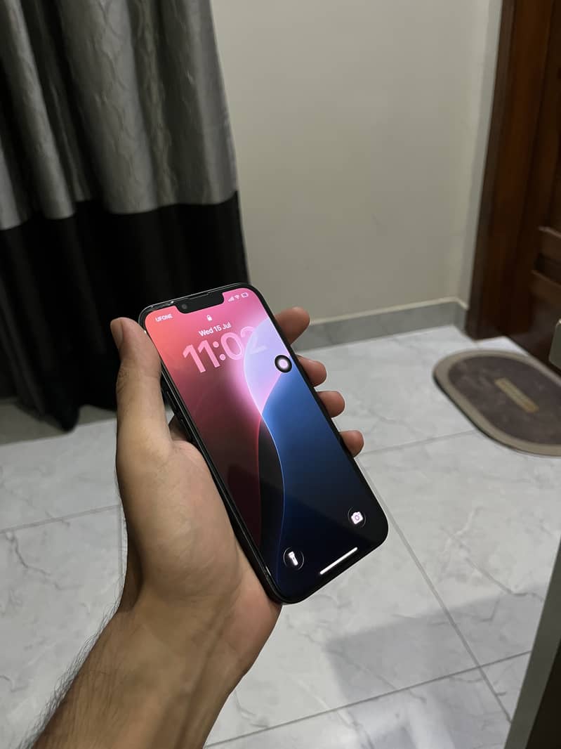 Apple iPhone 14 3