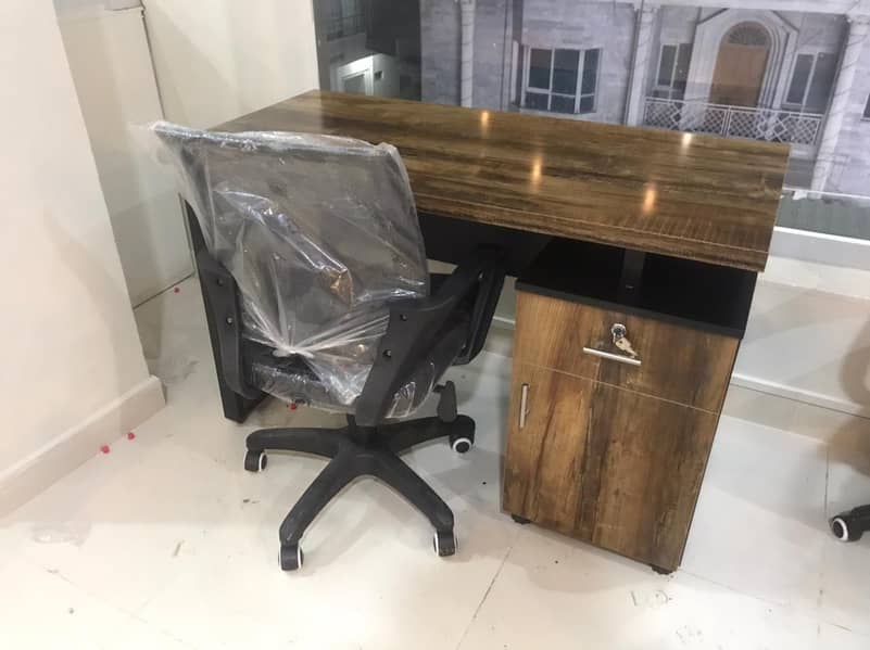 Computer Table 8