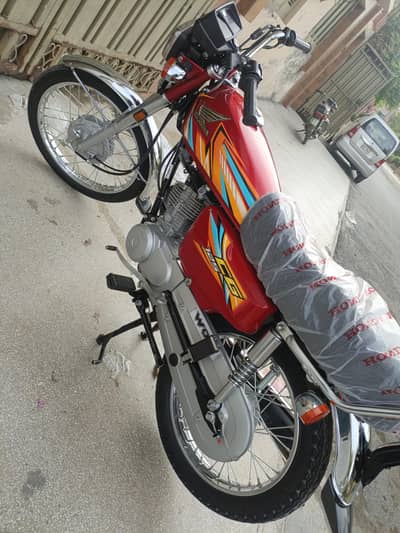 Honda 125 home use bike showroom condition