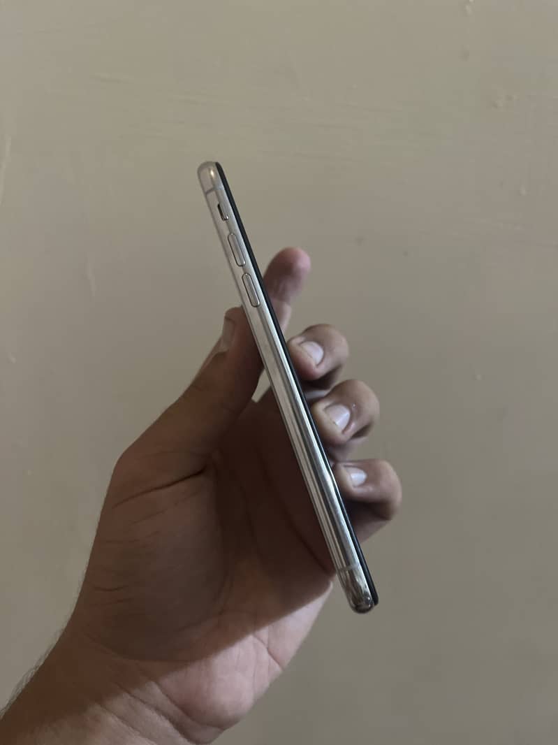 Apple iPhone X 2
