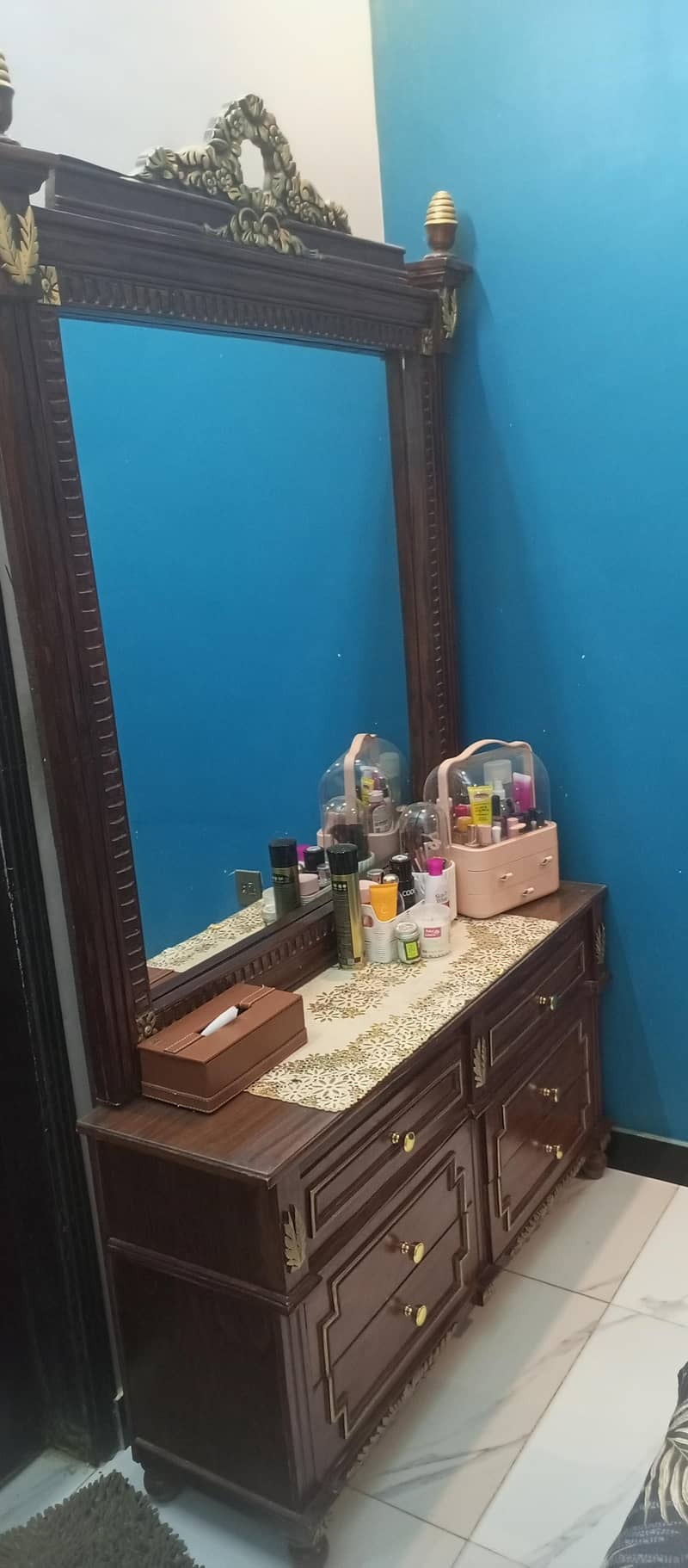 Bed set and dressing table 8
