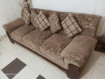 6 Seater Sofa Set & Centre Table