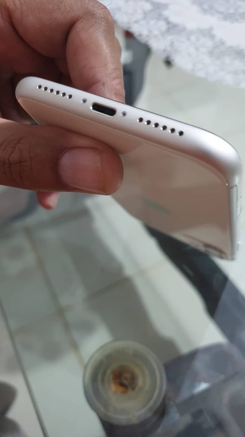 Apple iPhone 11 2