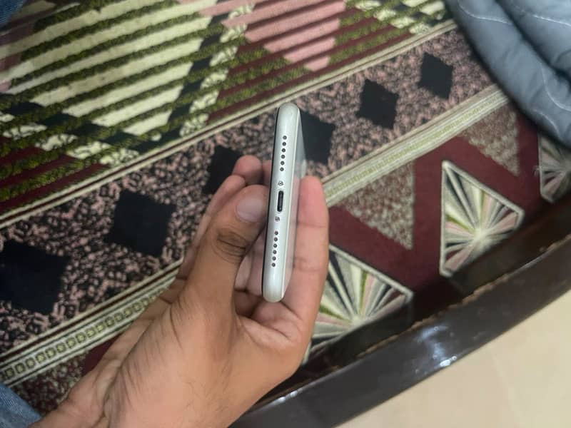 Apple iPhone 11 5