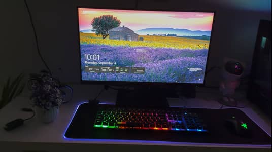 Complete i7 9700K PC Setup, No Dedicated GPU, 2K Monitor & Table