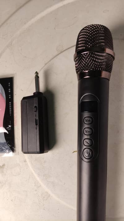 Multi Functional Wireless Microphone with Buiit in sound effects