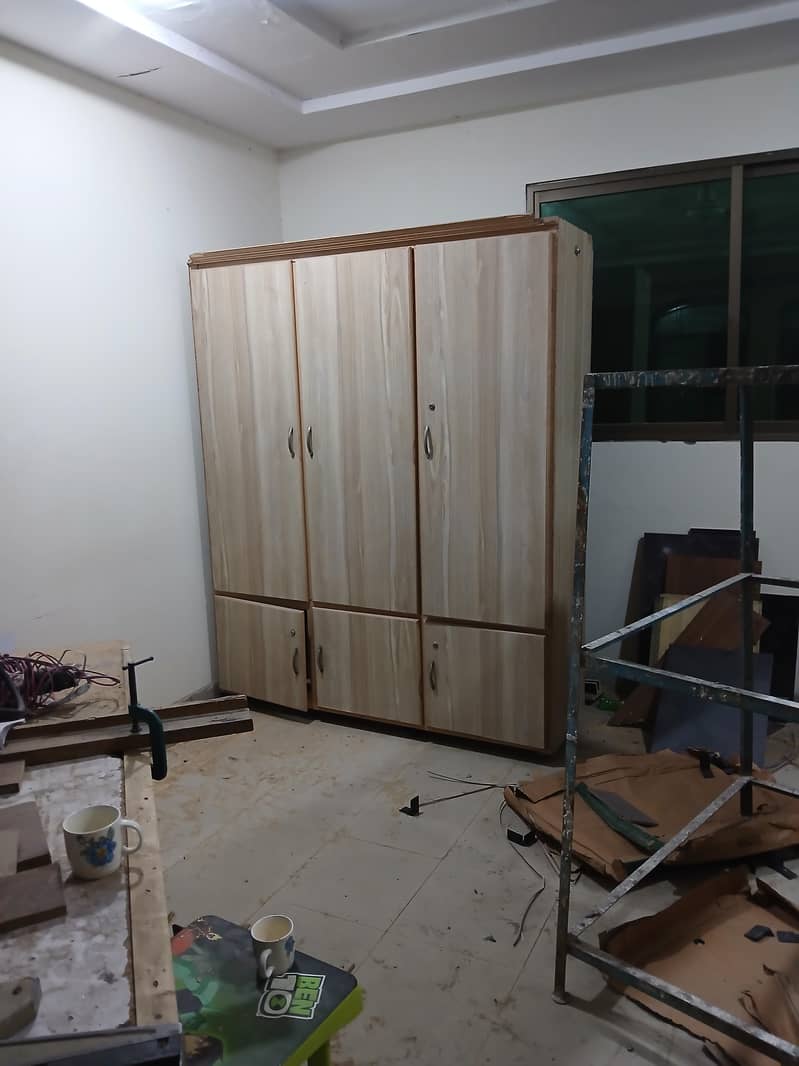 wardrobe 0
