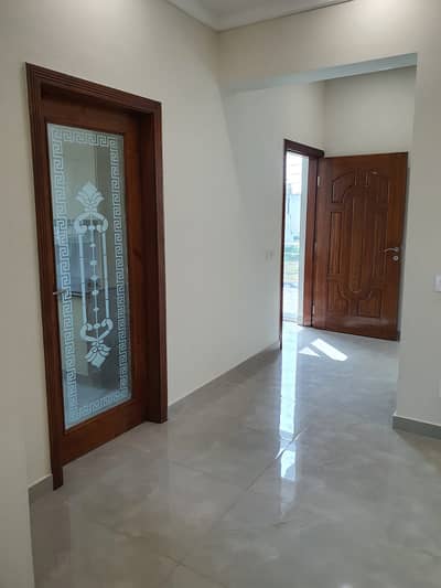 10 MARLA UPPER PORTION FOR RENT WITH OUT GAS