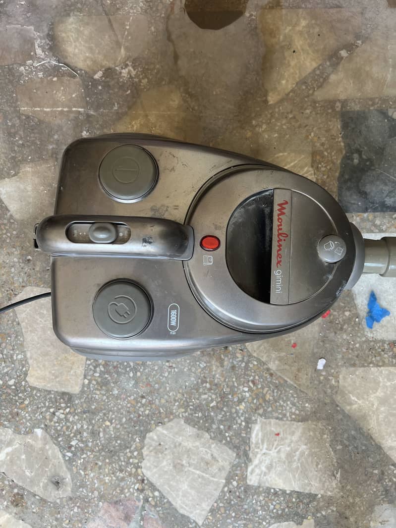 Vacuum cleaner 1
