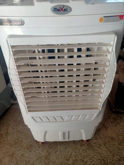 one season used maxil company Cooler available