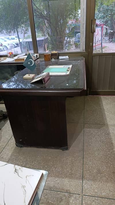 office tables for sale good condition