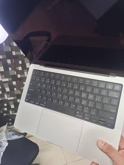MACBOOK PRO M4 2024 14 INCH 16GB RAM 512GB SSD 94 HEALTH 180 CYCLE