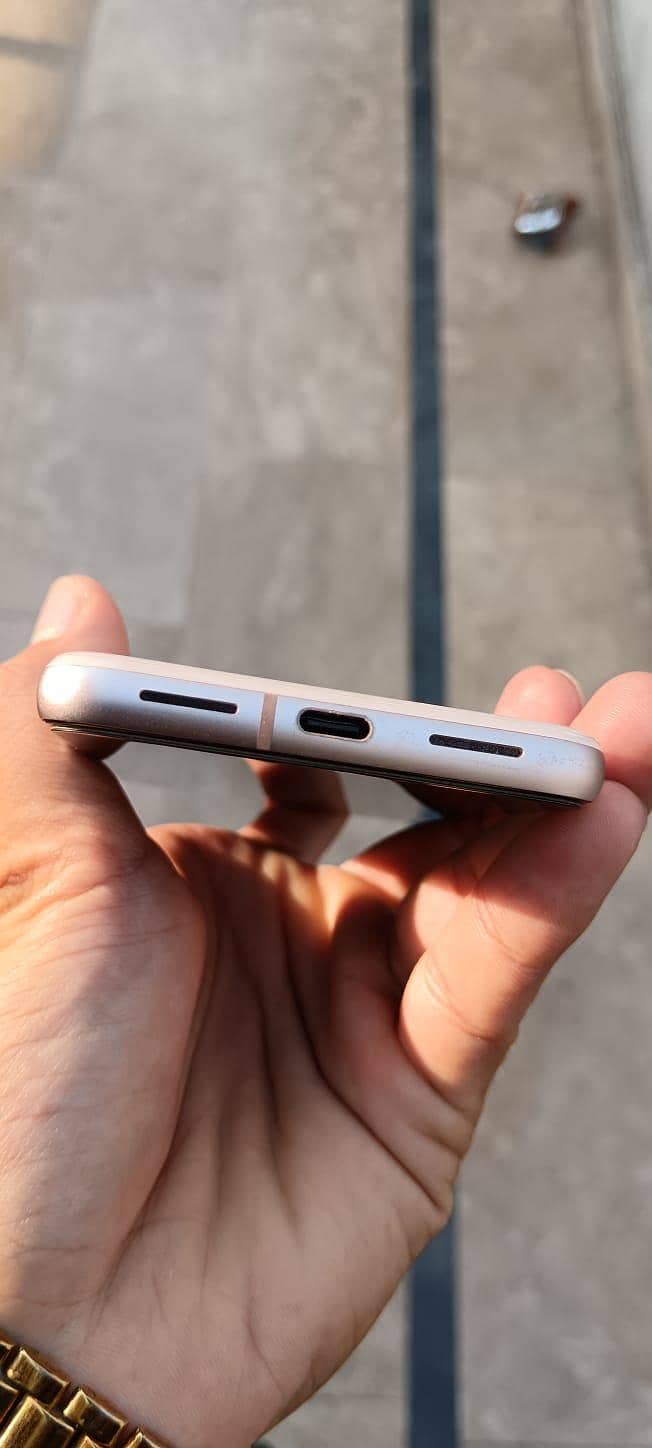 Google Pixel 8 2