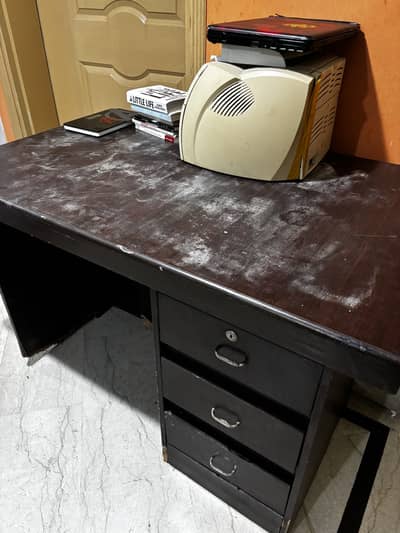Computer tables with drawers