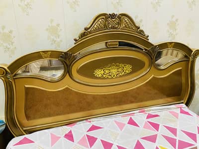 Lasani deco bed condition 10/8 urgent sale