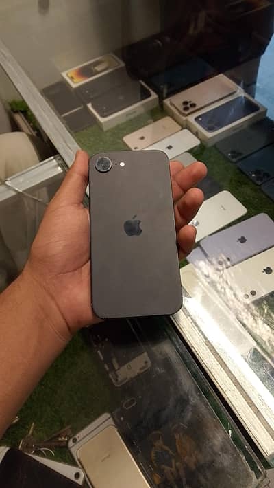 Apple iPhone 16e