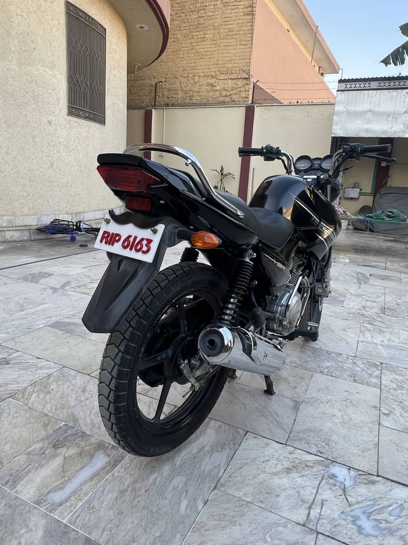 YBR 125cc 5