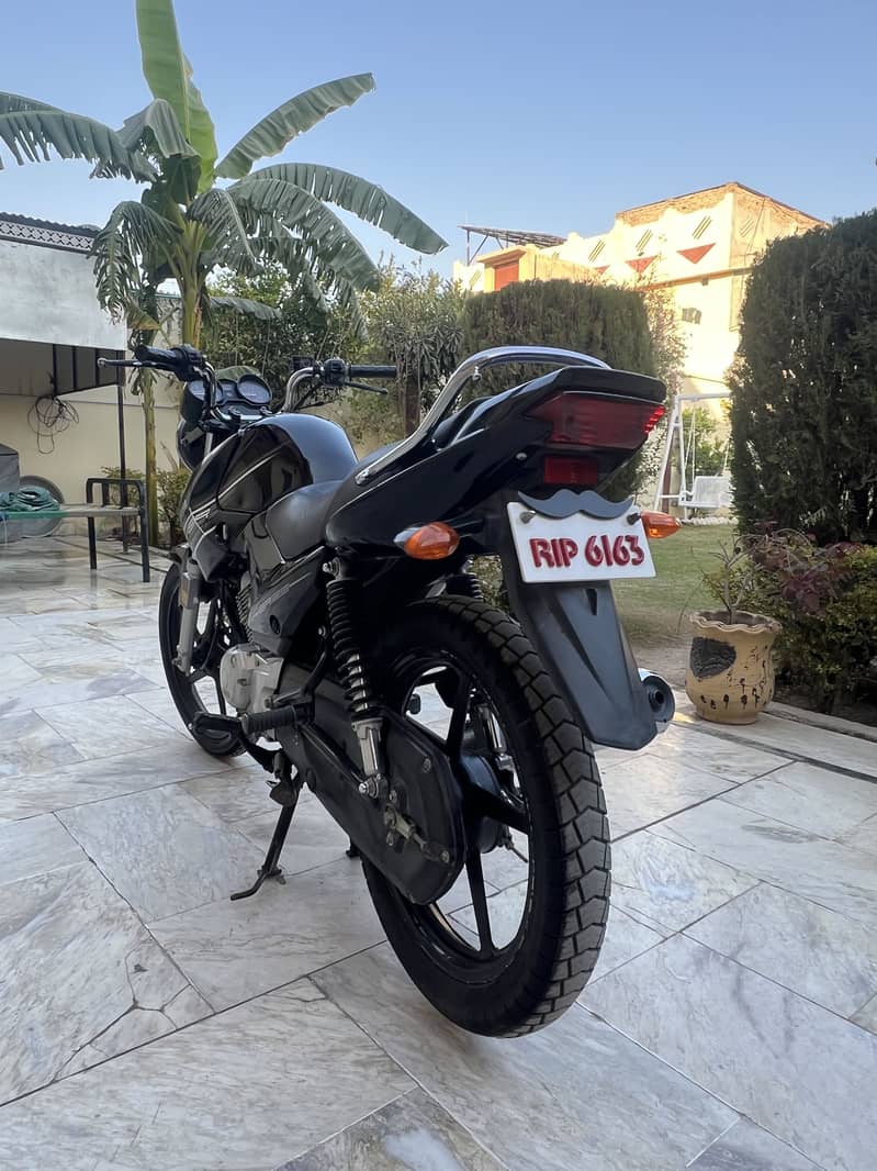 YBR 125cc 6