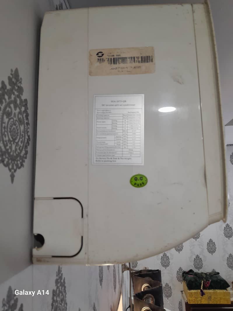 Electrolux DC Hot & Cool invertor 1.5 Ton 1