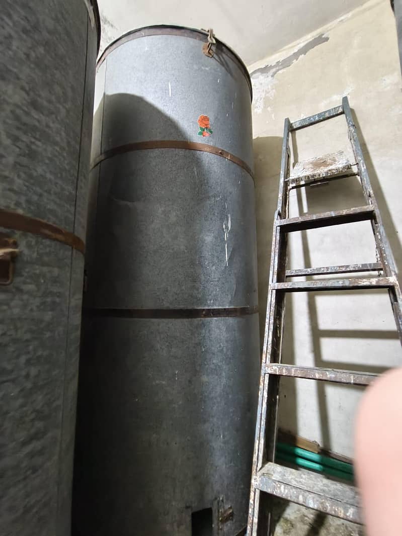 2 Grain Bin ( parola) 1