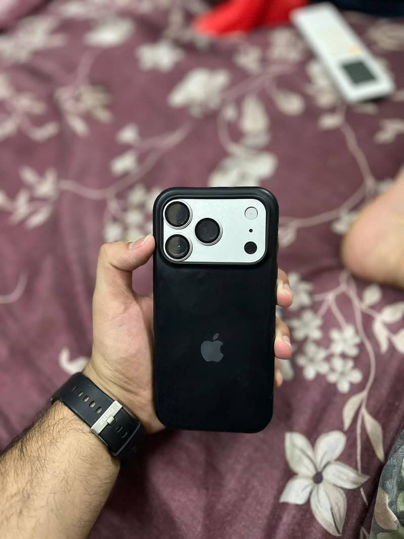 Apple iPhone 13 Pro 0