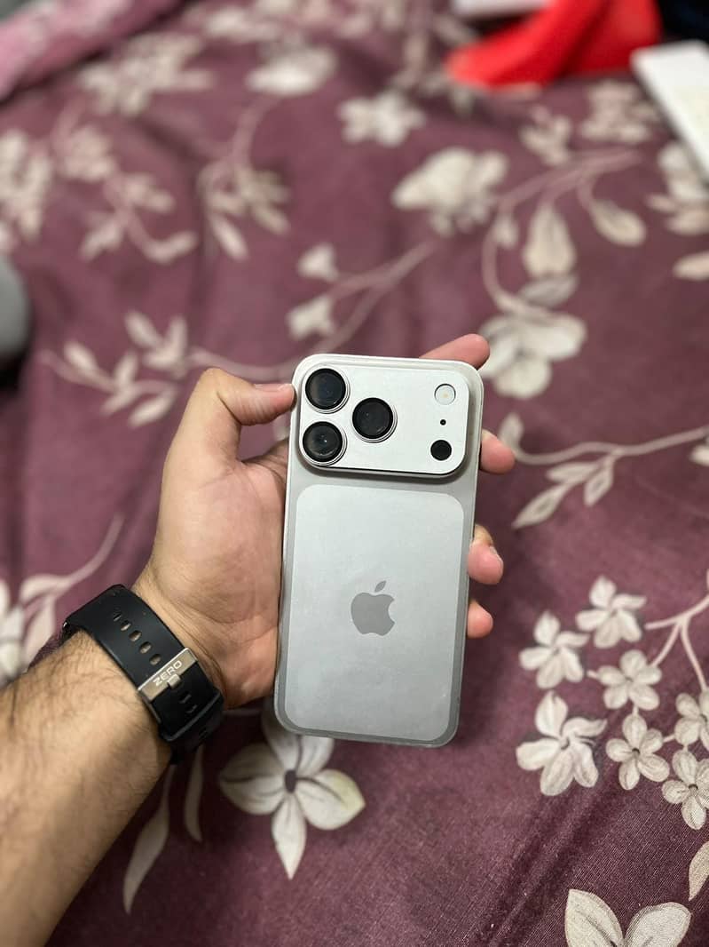 Apple iPhone 13 Pro 3