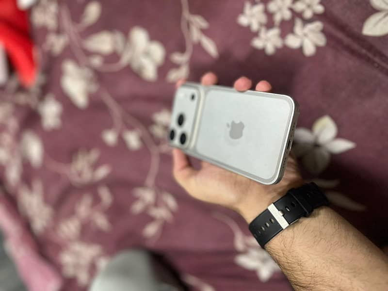 Apple iPhone 13 Pro 4