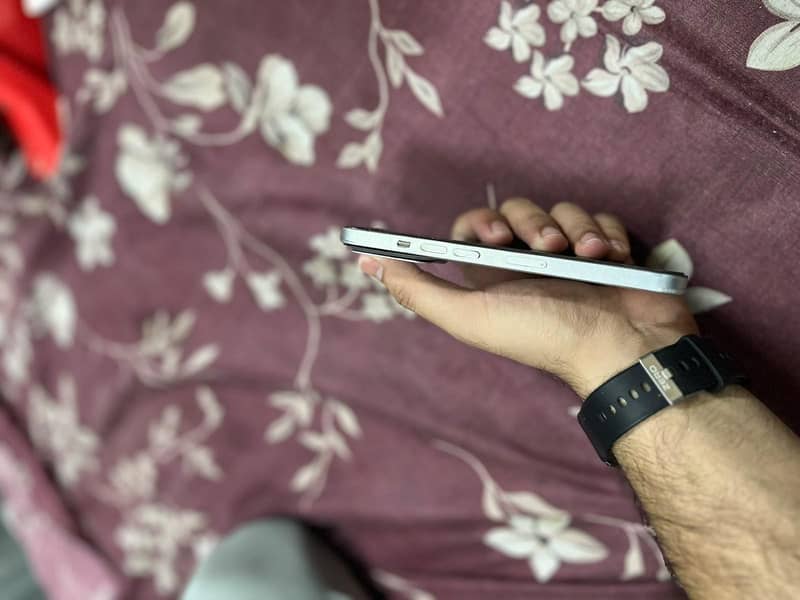Apple iPhone 13 Pro 6