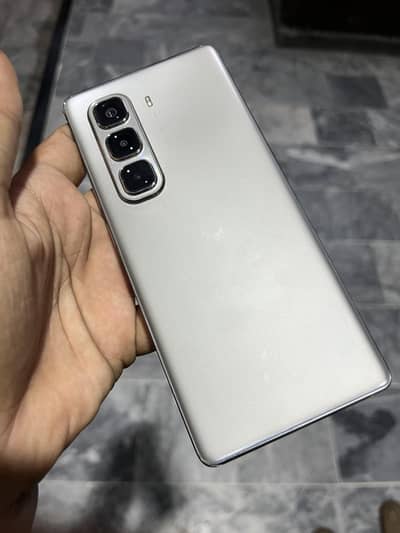 Infinix hot 50pro plus 8+8 RAM 256GB only mobile