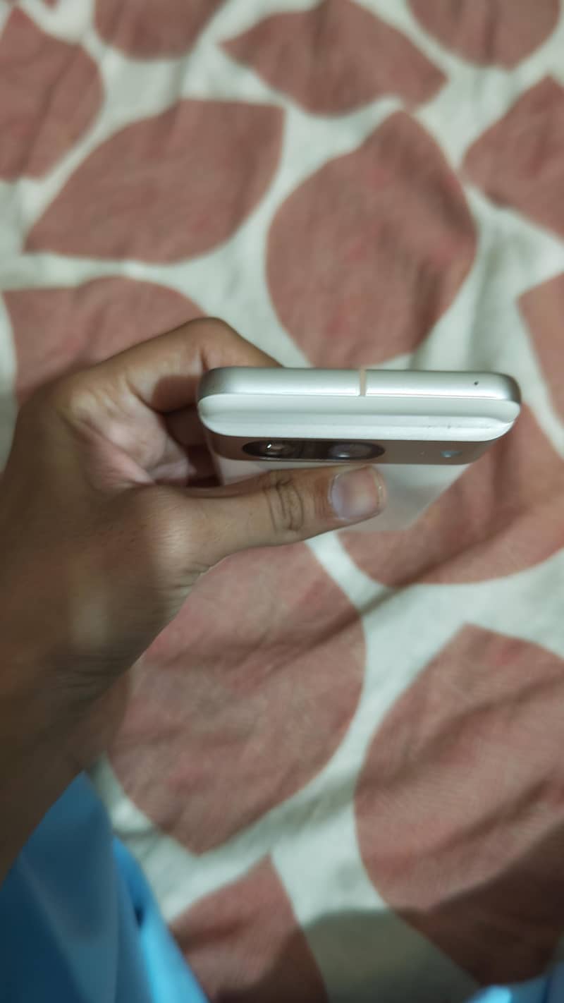 Google Pixel 8 3