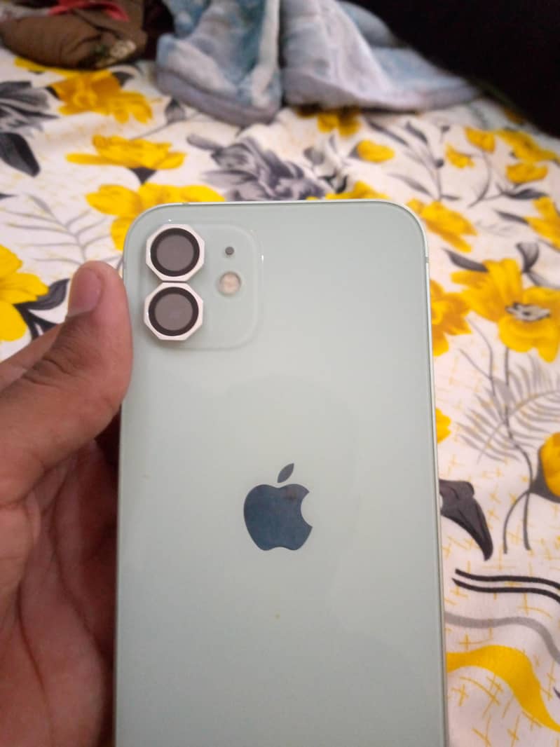 Apple iPhone 12 6