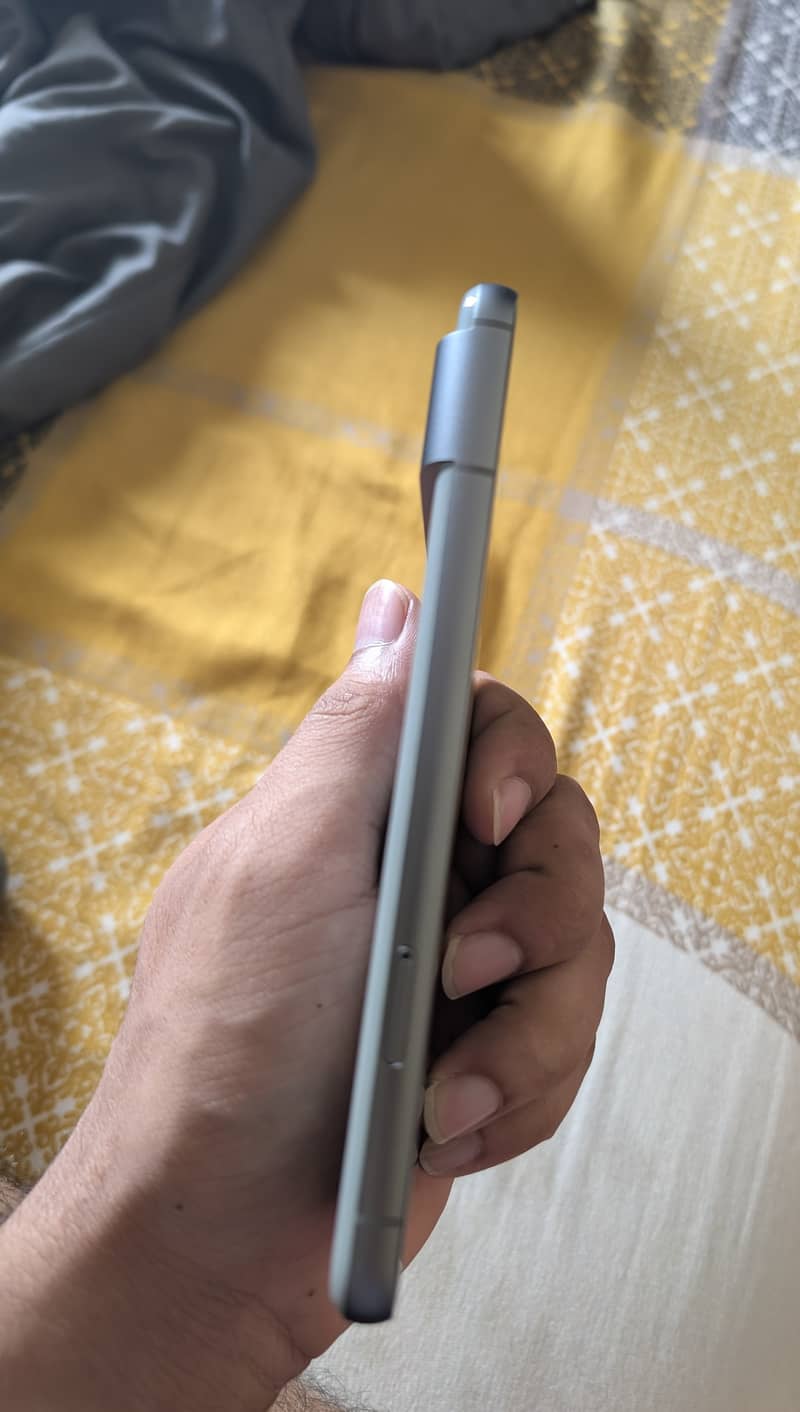 Google Pixel 8 2