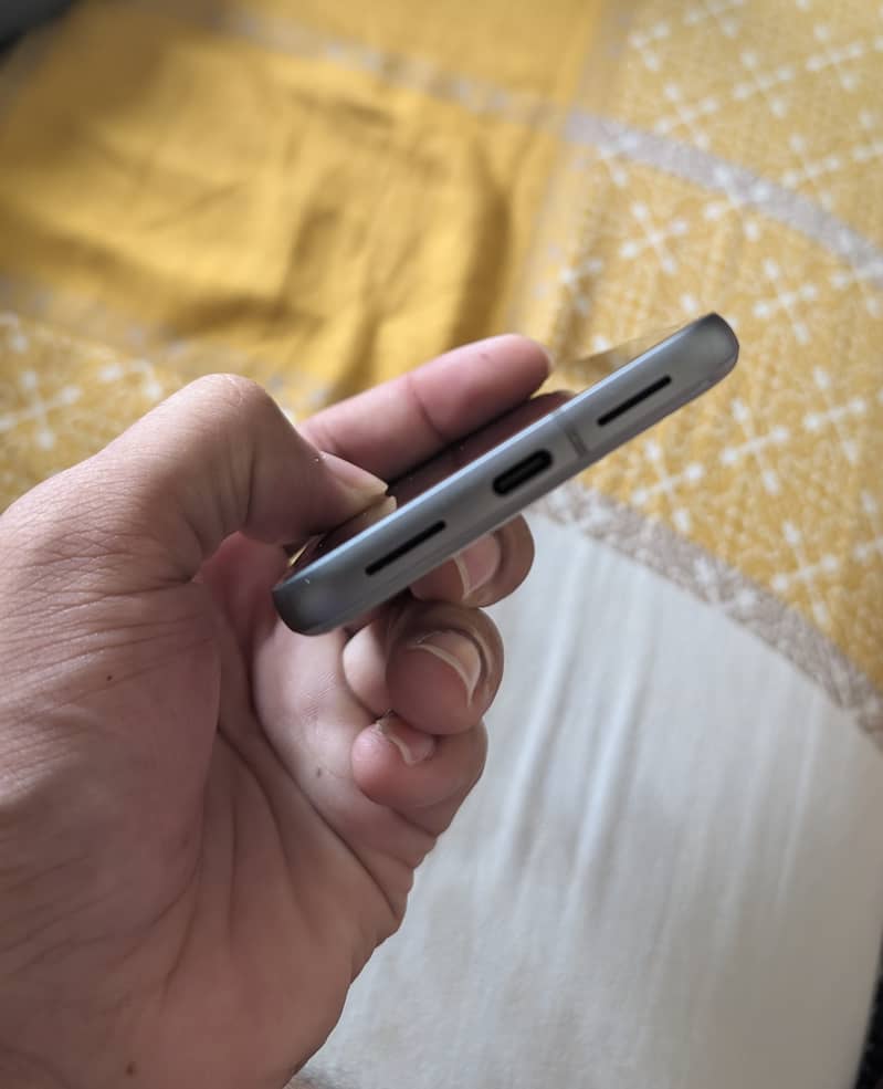 Google Pixel 8 3
