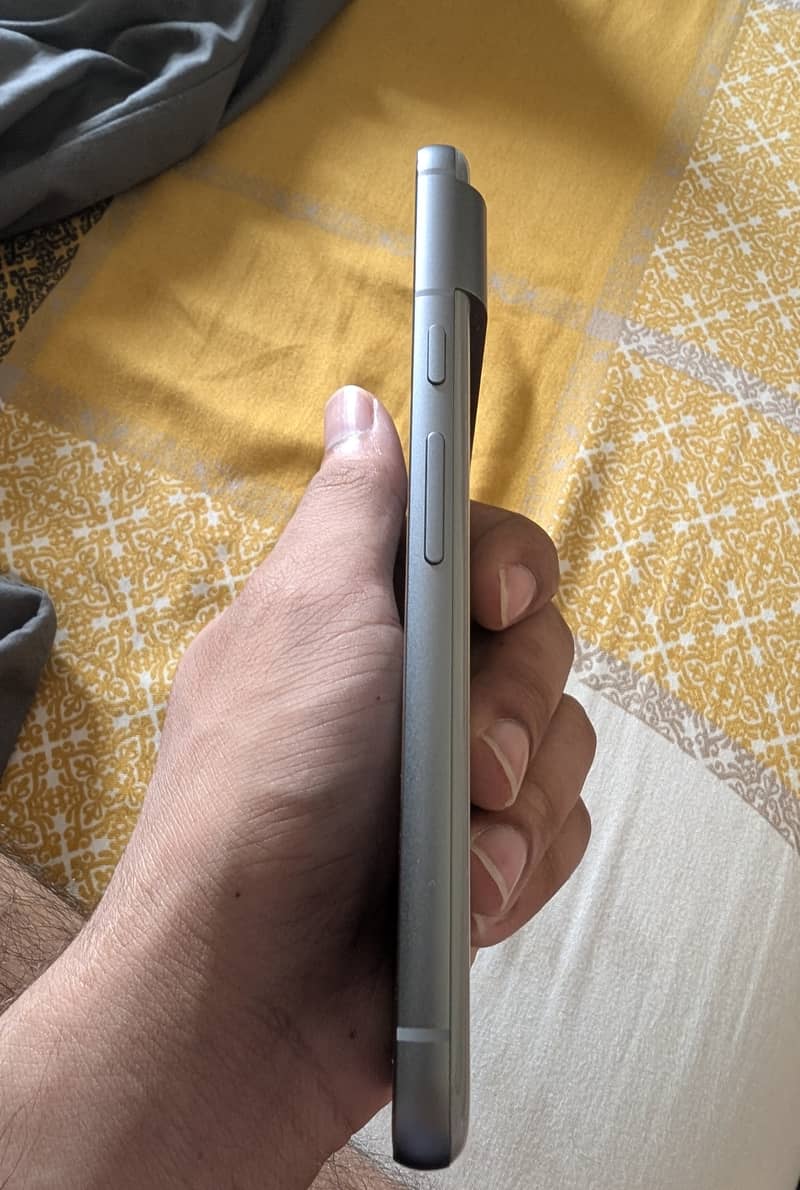 Google Pixel 8 5