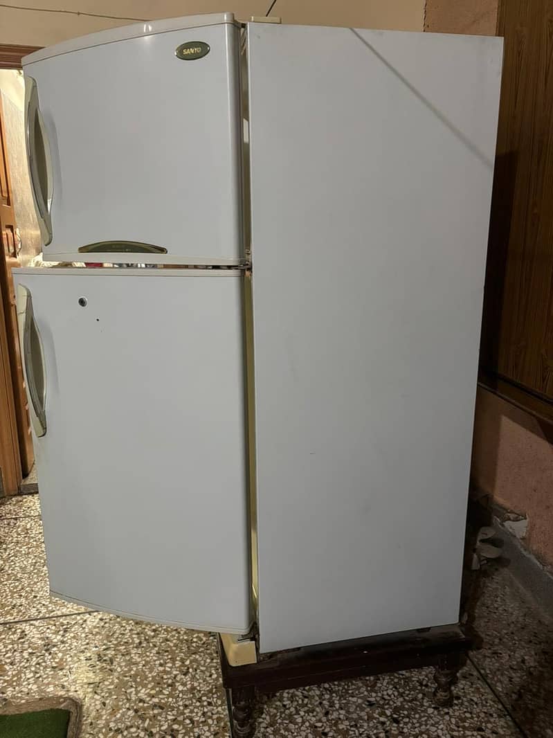 refrigerator 0