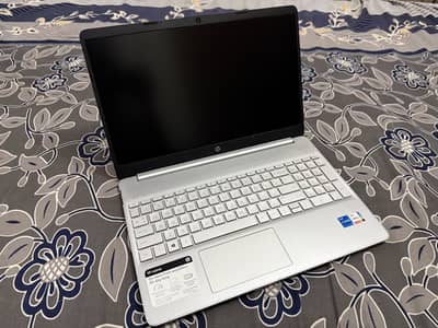 HP 15-dy2095wm i5 11 Gen iris Graphics Laptop