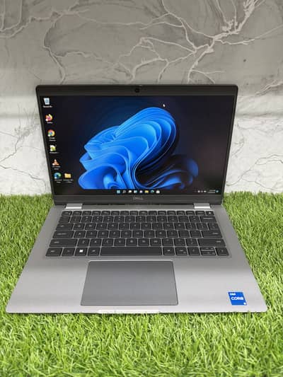 Dell Latitude 5330 (i5 12th Gen) (8/256)