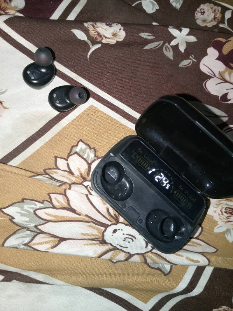 earbuds 1