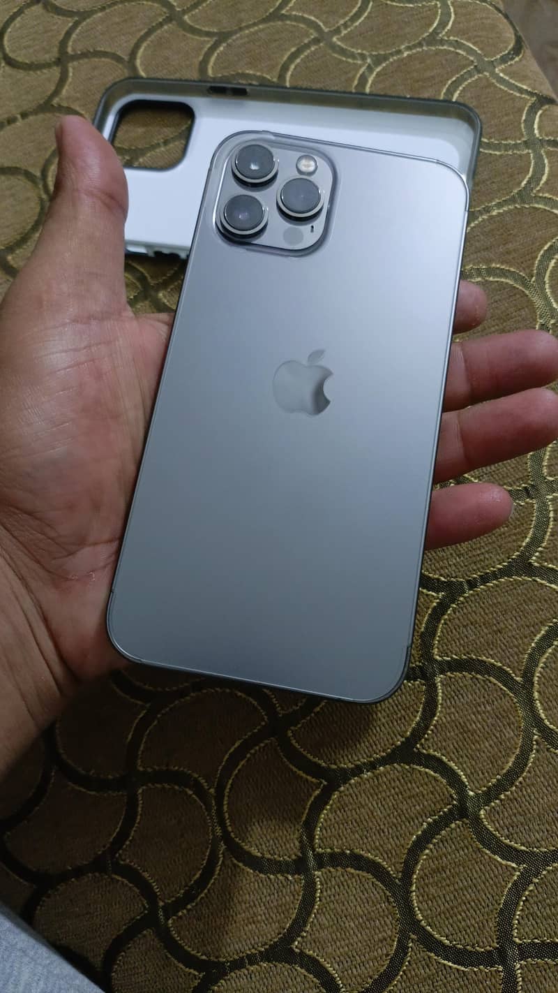Iphone 12 pro max 3