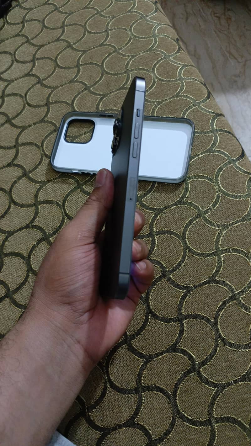 Iphone 12 pro max 6