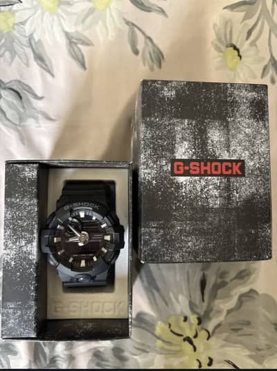 Brand new genuine Casio G shock GA-700-1B UNWORN ORIGINAL TAG
