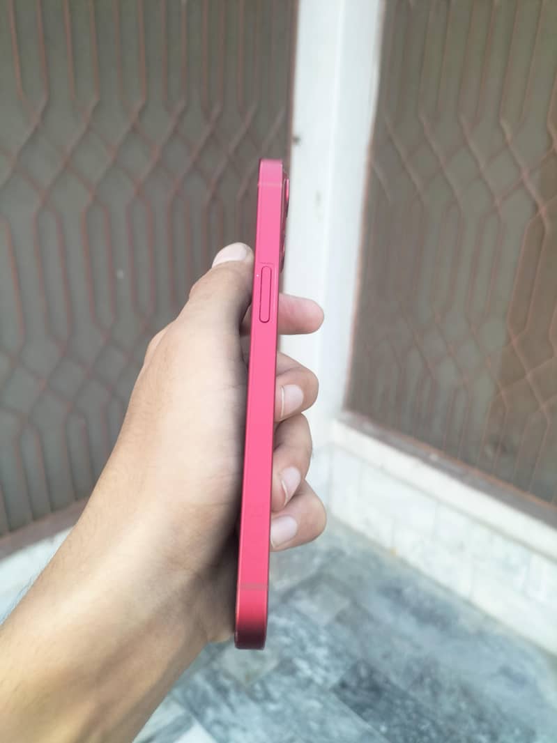 Apple iPhone 13 2