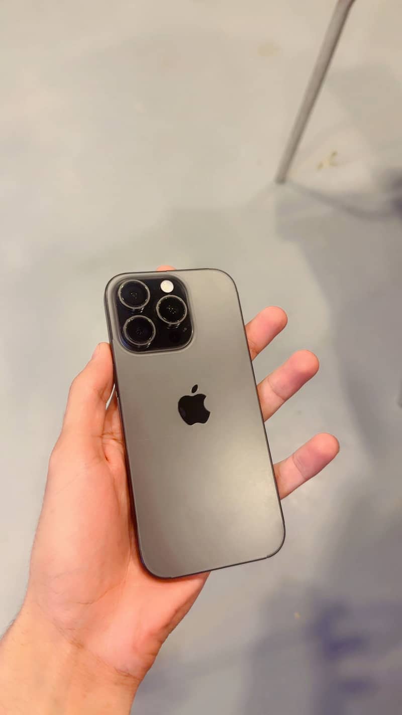 Iphone 16 pro JV 0