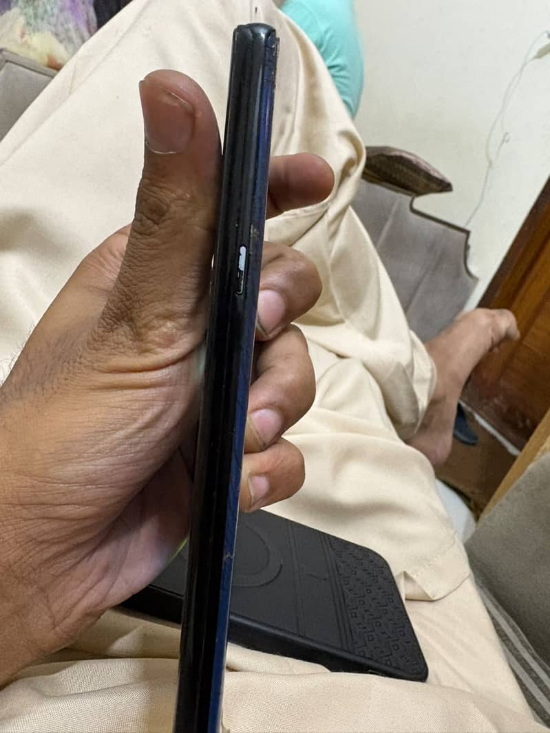 Samsung Mobile Note 8 4