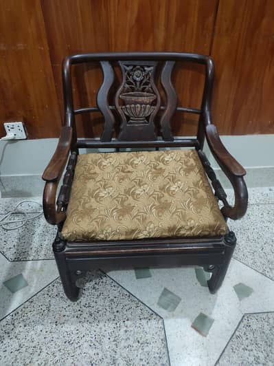 5 seater used wooden Sofa set with molty foam cushions