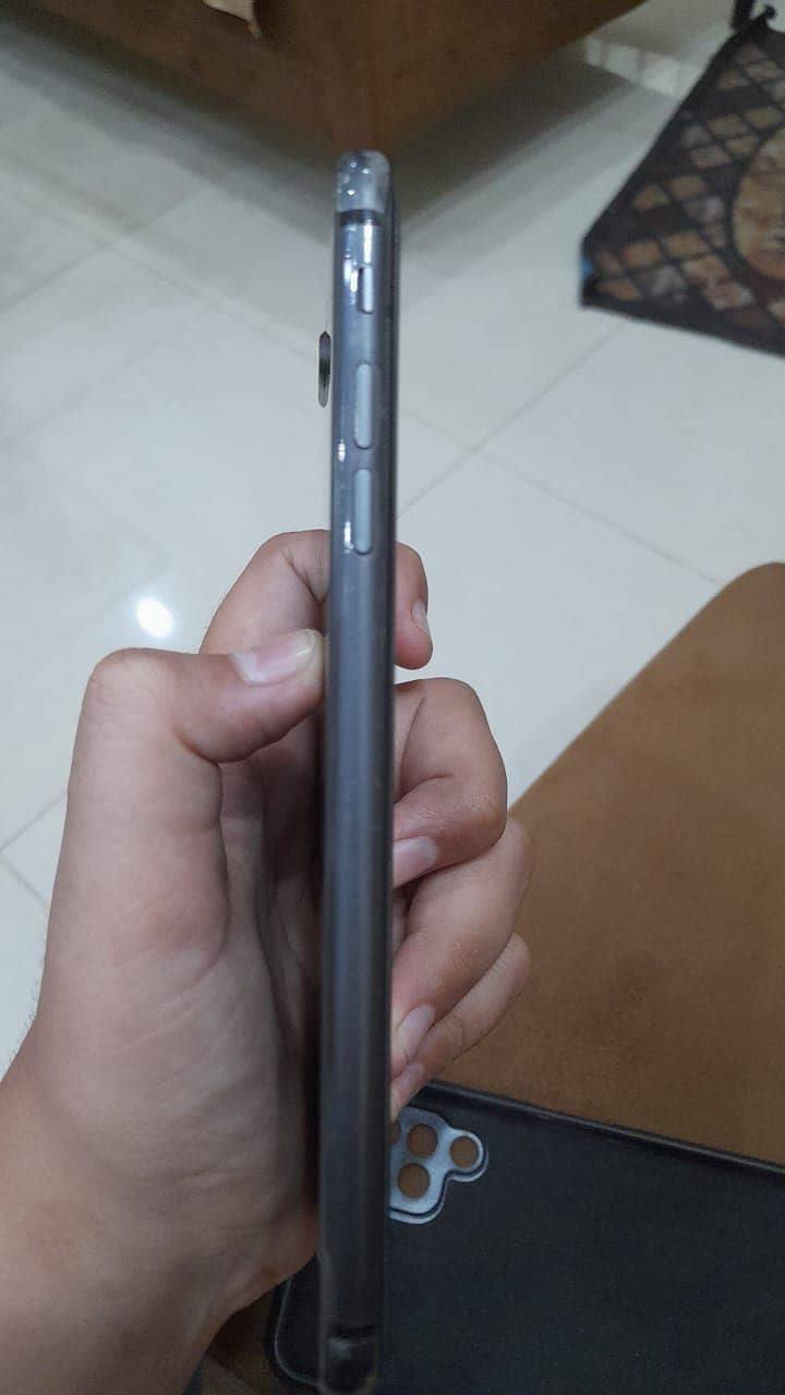 IPHONE 8 PlUS 2